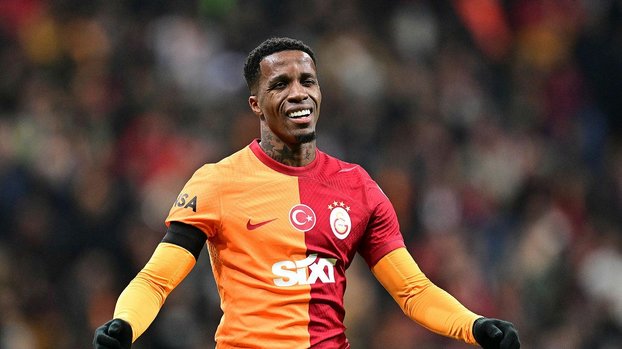 Zaha tel tel döküldü