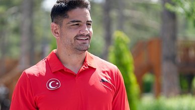 Milli güreşçi Taha Akgül çeyrek finalde!