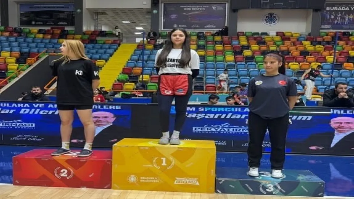 Bilecikli kick boksçulardan Türkiye derecesi!