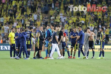 Fenerbahçeli futbolcudan sosyal medyayı sallayan takip
