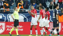 Slimani önce attı sonra atıldı
