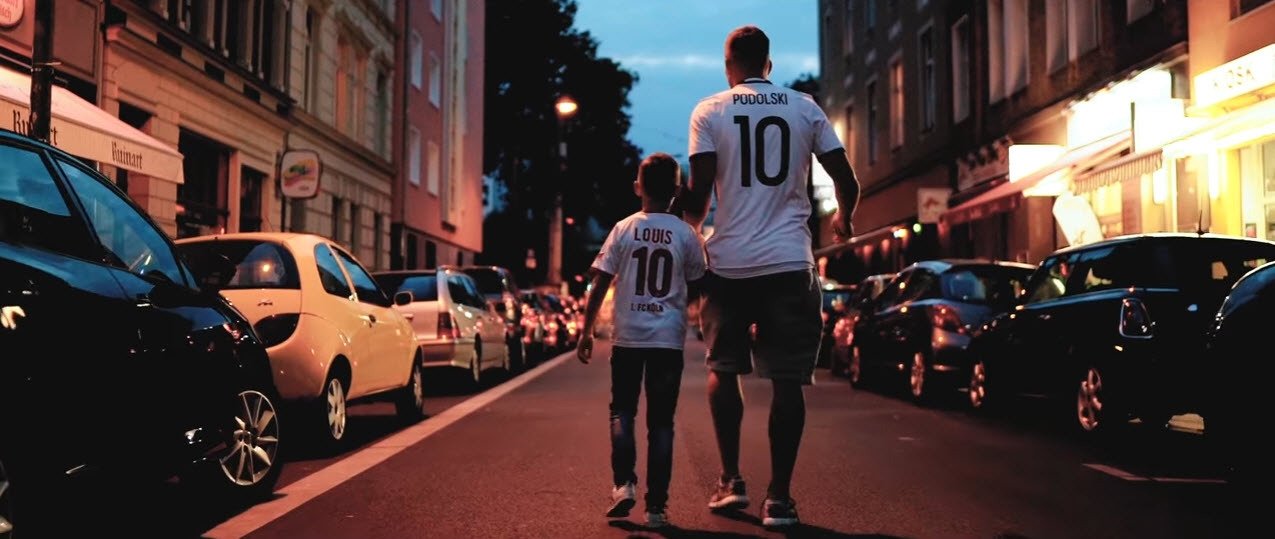 Podolski Nin Rap Sarkisi Almanya Da Listeleri Salladi Son Dakika Galatasaray Haberleri Fotomac