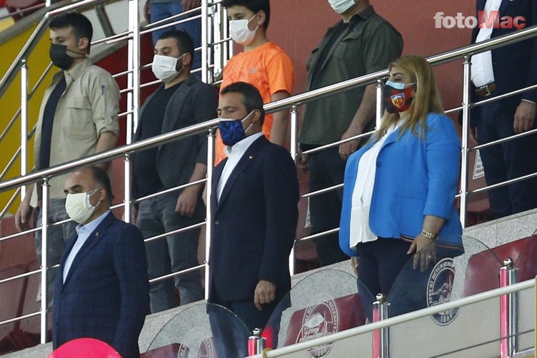 Son dakika spor haberi: Fenerbahçe Teknik Direktörü Emre Belözoğlu'nun görüntüsü taraftarı kızdırdı