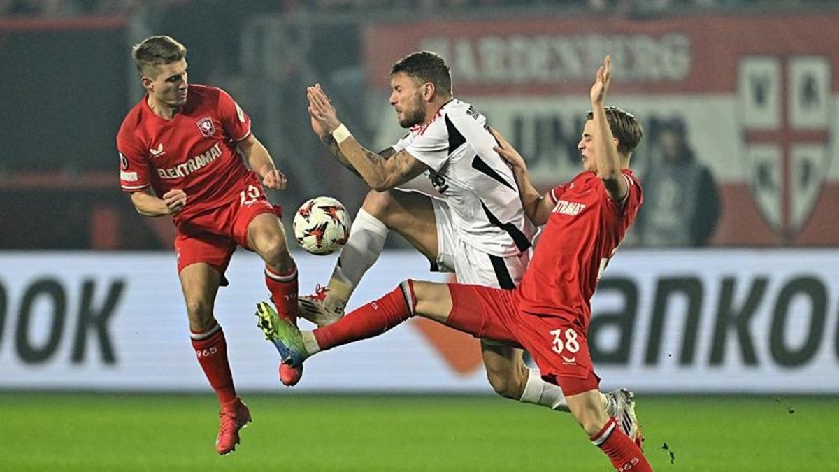 Spor yazarları Twente-Beşiktaş maçını değerlendirdi Spor yazarları Twente-Beşiktaş maçını değerlendirdi