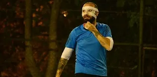 Burnu kırılan Berkay, maskeyle maça çıktı!
