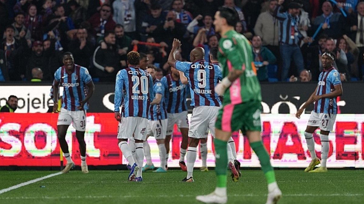 Trabzonspor, Galatasaray'ı Derbide Alt Etti! Maçın Detayları Burada