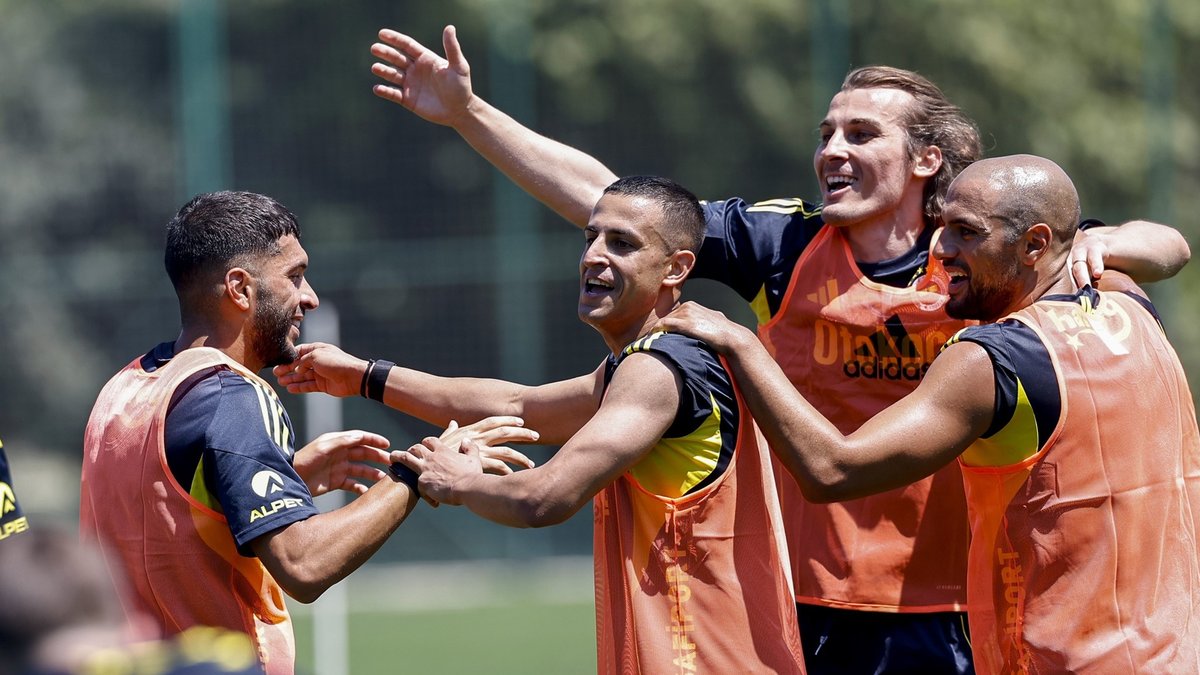 Fenerbahçe'nin yeni sezon mesaisi sürüyor! Fenerbahçe'nin yeni sezon mesaisi sürüyor!