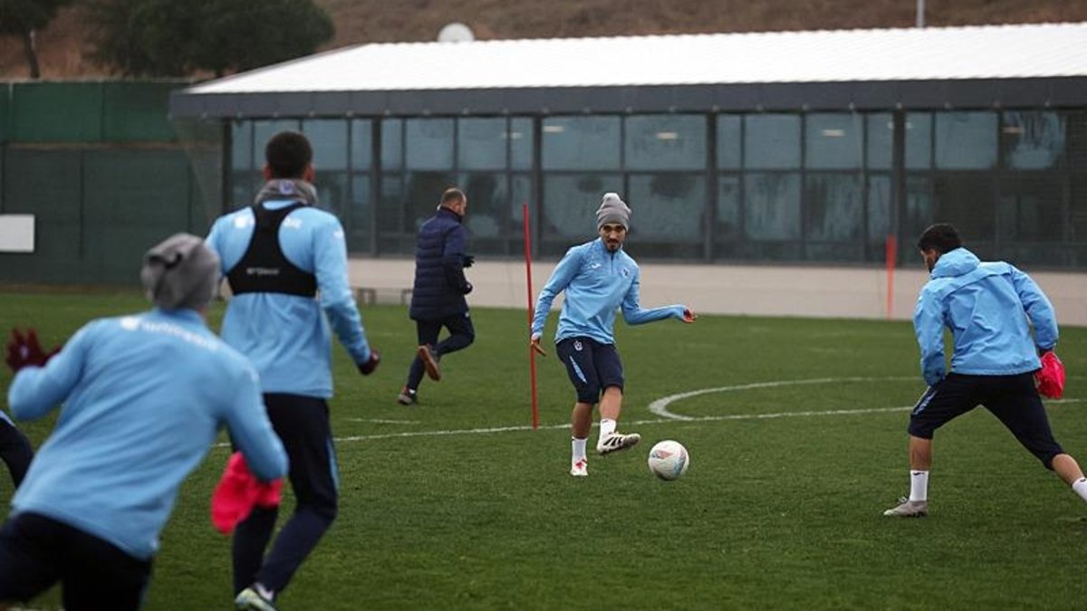 Trabzonspor'da Samsunspor mesaisi sürüyor