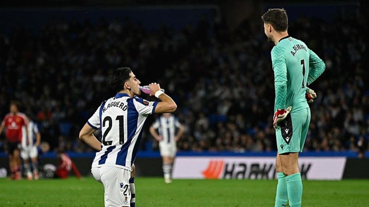 Real Sociedad-Manchester United maçında iftar arası verildi! Real Sociedad-Manchester United maçında iftar arası verildi!
