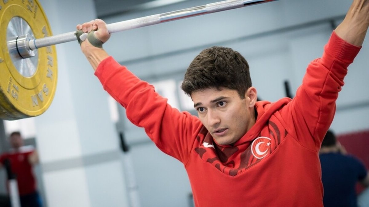 Geçen yıl rekorla dünya şampiyonu olan Furkan'ın hedefi Avrupa'da da rekorla birincilik!