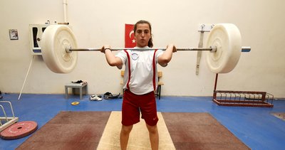 Merve'nin halterde olimpiyat hayali