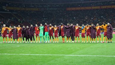 GALATASARAY HABERLERİ - Galatasaray'dan Muslera, Marcao ve Feghouli Avrupa Ligi'nde haftanın takımına seçildi