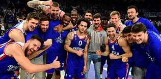 Anadolu Efes Ankara’da güldü