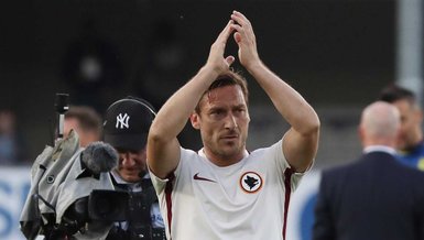 Francesco Totti futbola geri dönüyor
