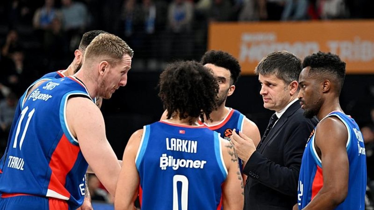 Anadolu Efes Partizan'ı ağırlıyor