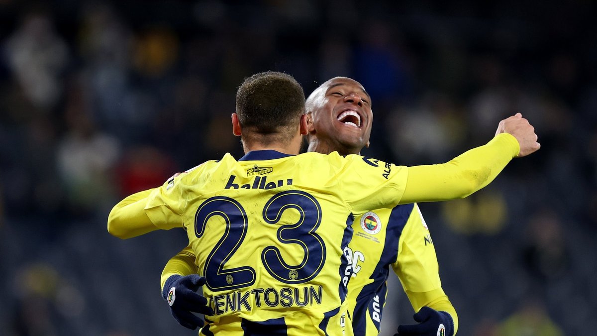 Cenk Tosun ve Talisca’dan nostaljik gol sevinci! Cenk Tosun ve Talisca’dan nostaljik gol sevinci!