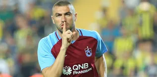 Burak Yılmaz, Cenk Tosun’a fark attı