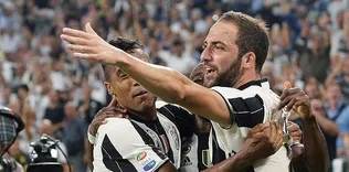 Higuain’den süper açılış