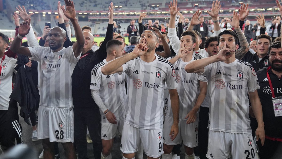 Beşiktaş'ta gündem iç transfer Cenk Tosun ve Salih Uçan görüşme