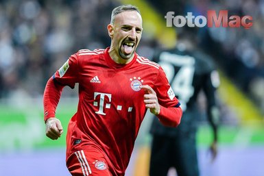 Futbolda gözler serbest kalan yıldızlarda