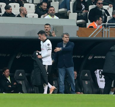 Beşiktaşlı futbolcu Oğuzhan Özyakup, Demet Özdemir’i unutamadı