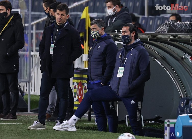 Son dakika spor haberleri: Fenerbahçe'de Emre Belözoğlu o ismi böyle teselli etti! İşte o anlar...