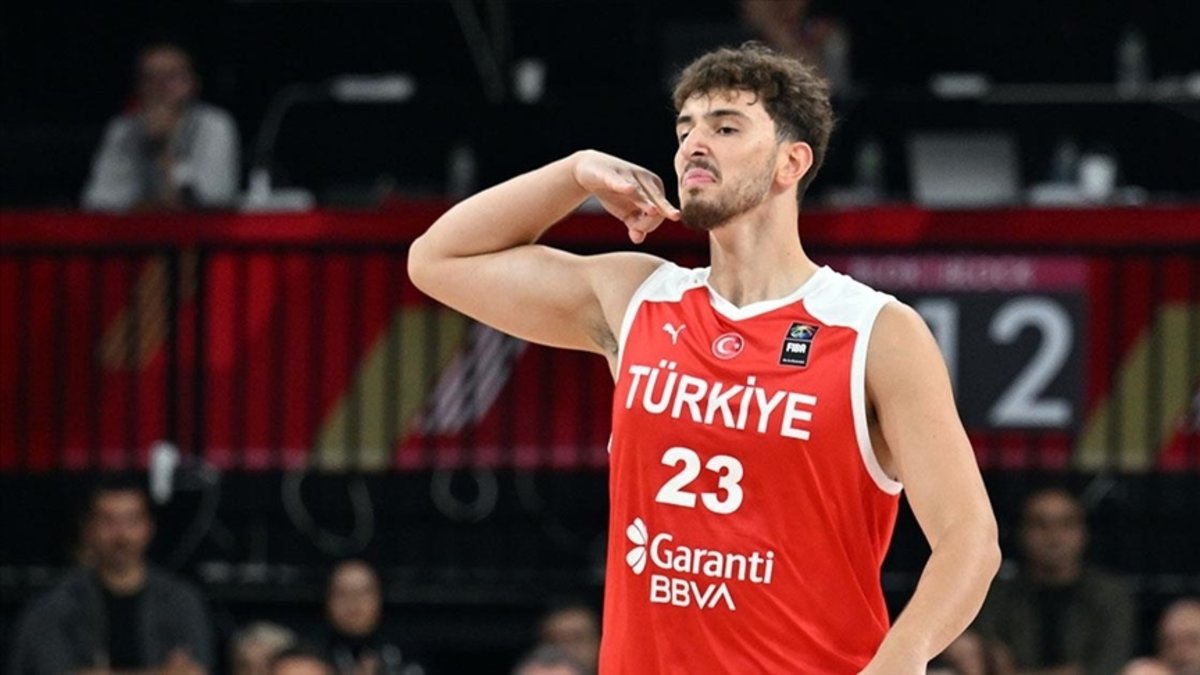 NBA'de all-star rütbesi alan Alperen Şengün yüzük hedefiyle sezonu açıyor! NBA'de all-star rütbesi alan Alperen Şengün yüzük hedefiyle sezonu açıyor!