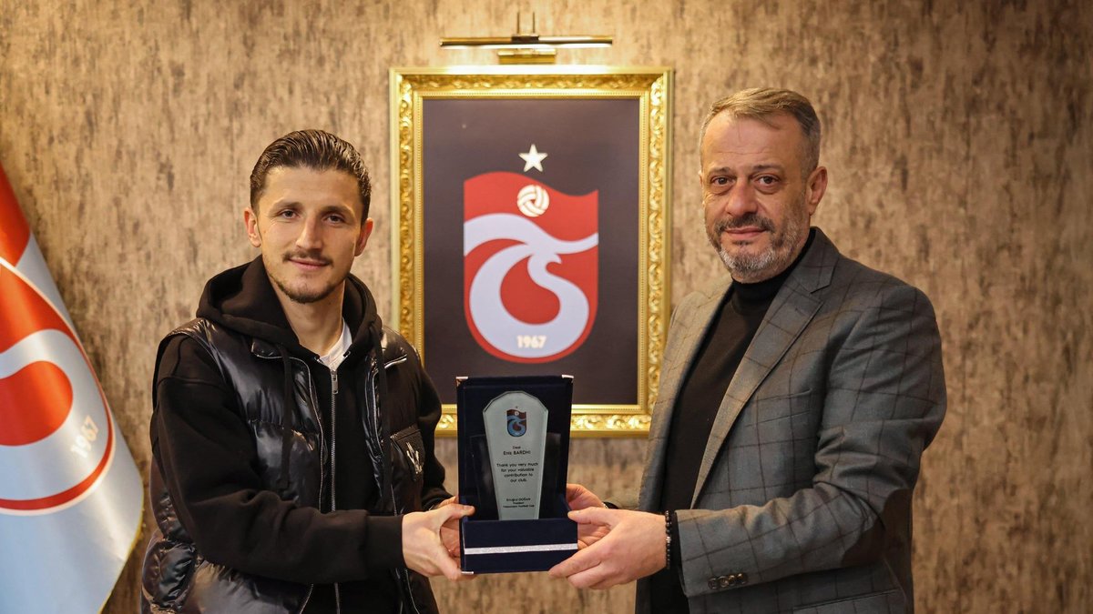 Enis Bardhi’ye teşekkür plaketi