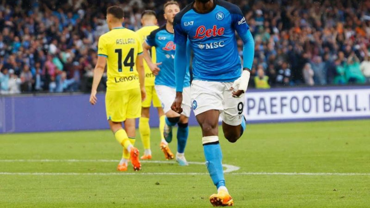 Napoli'den Galatasaray'a bir transfer daha! Gelmeye sıcak bakıyor Napoli'den Galatasaray'a bir transfer daha! Gelmeye sıcak bakıyor