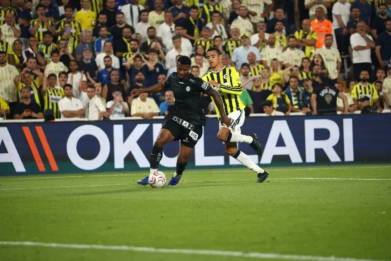 sturm-graz-fenerbahce-macinin-hakemi-kim-1786353470253.jpg Sturm Graz - Fenerbahçe maçının hakemi Alejandro Hernandez kimdir? - 2