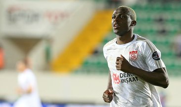 "Dede" lakaplı golcü, "Ben hala buradayım" diyor