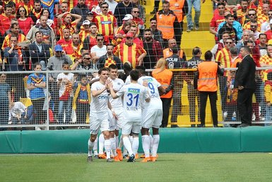 Göztepe - Kasımpaşa maçından kareler 1 Nisan Pazar