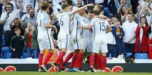 England defeat spirited Turkish side
