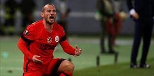 Sneijder 2 yıl daha Cimbom'da