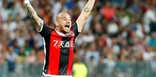 Sneijder’e hocasından şok haber!