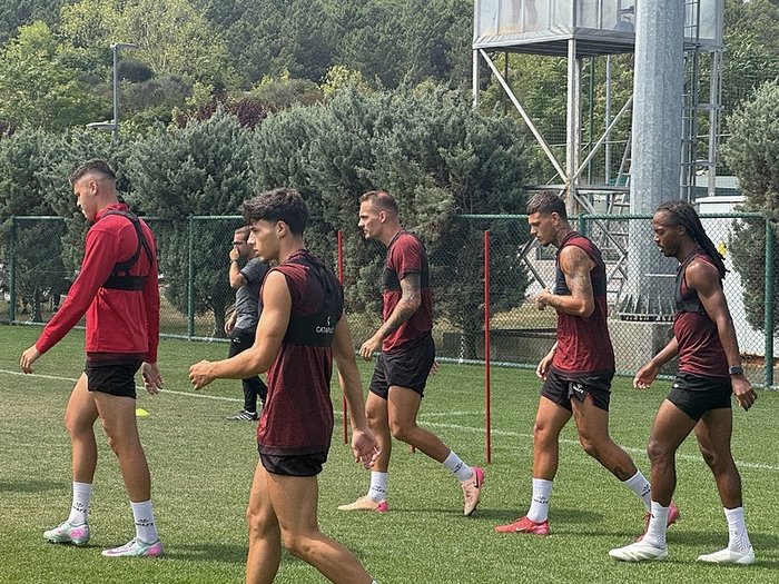 galatasaray-fatih-karagumruk-maci-saat-kacta-galatasaray-fatih-karagumruk-maci-ne-zaman-hangi-kanalda-1755237494341.jpeg