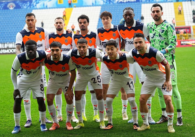 basaksehir-besiktas-maci-ne-zaman-saat-kacta-hangi-kanalda-11ler-aciklandi-mi-1771153010431.jpg