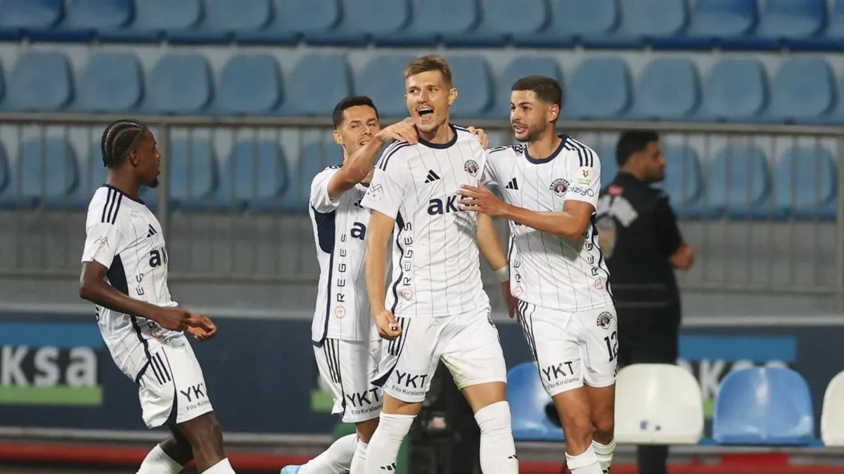Paşa’nın kozu Benedyczak