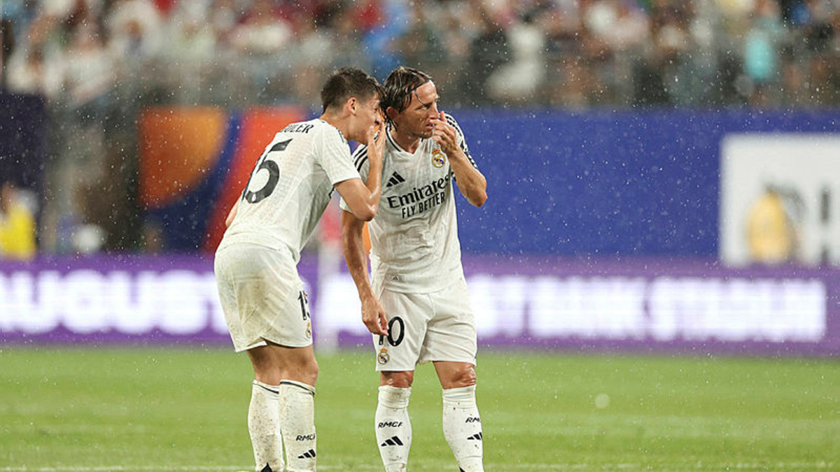 Arda Güler 11'de başladı! Real Madrid - Barcelona maçı yarıda kaldı Arda Güler 11'de başladı! Real Madrid - Barcelona maçı yarıda kaldı