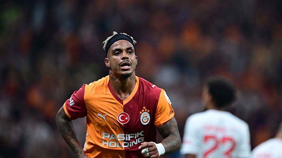 Galatasaray'ın Şampiyon Kadrosundan Hangi Yüzler Ayrılacak?