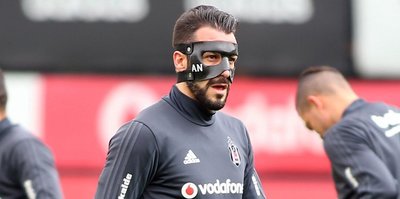 Negredo maske ile çalıştı!