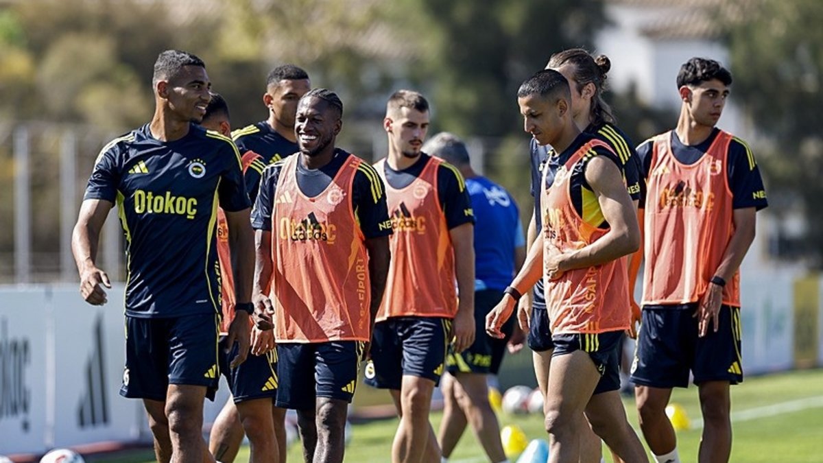 TRANSFER HABERİ - Fenerbahçe'de 2 ayrılık kapıda! Takıma veda edecekler TRANSFER HABERİ - Fenerbahçe'de 2 ayrılık kapıda! Takıma veda edecekler
