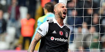 Quaresma döktürdü