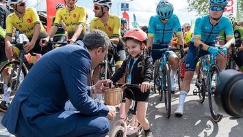 Cumhurbaşkanlığı Bisiklet Turu'nda 59 çocuğa bisiklet hediye edildi