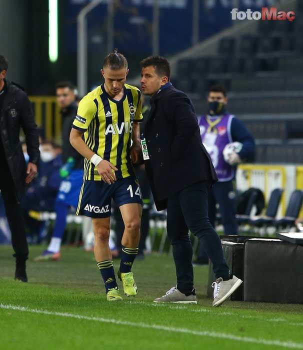 Son dakika spor haberleri: Emre Belözoğlu Fenerbahçe'yi böyle ayağa kaldırdı!.Soyunma odasındaki o konuşma...