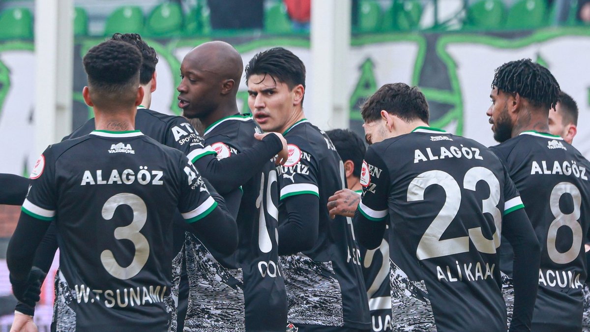 Alagöz Holding Iğdır FK sahasında Antalyaspor'u farklı yendi! (İŞTE MAÇIN ÖZETİ)