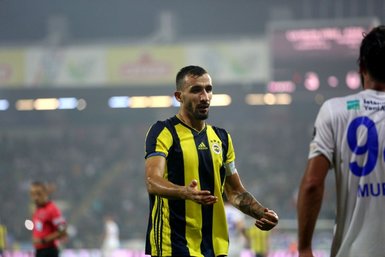 ’Kötü futbolun sebebi’ Mehmet Topal!