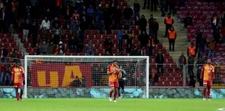 Puanı ’eliyle’ verdi