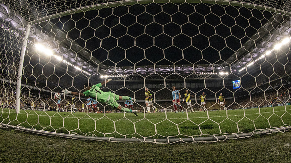 Fenerbahçe'de kader anı! İrfan Can Eğribayat... Fenerbahçe'de kader anı! İrfan Can Eğribayat...