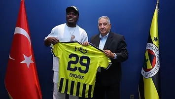 Emenike’den özel ziyaret